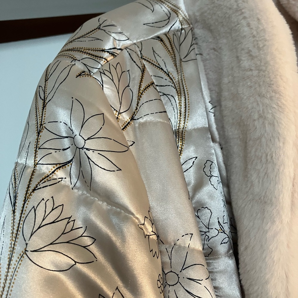 Chico's Cream Floral Faux Fur Jacket - Picture 7 of 15